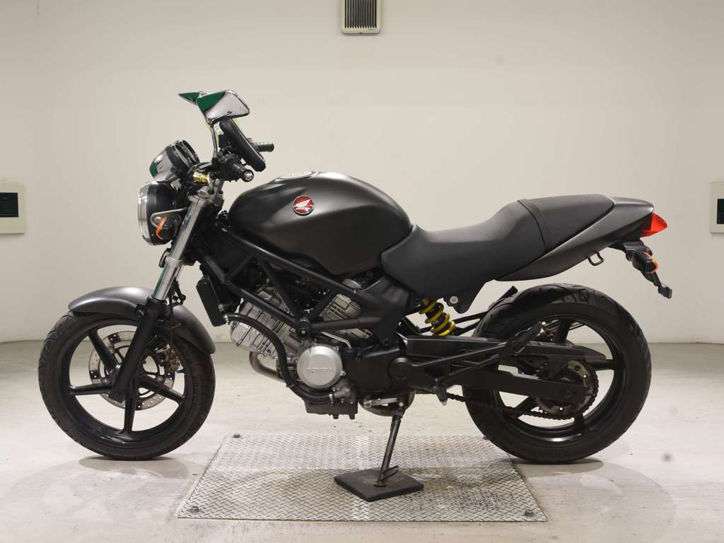 Фото Honda VTR 250 2004 с японского аукциона