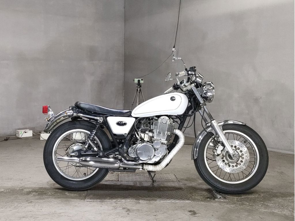 Фото Yamaha SR400 2004 с японского аукциона