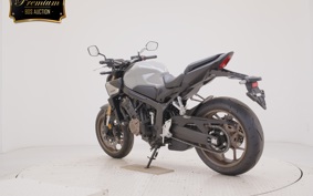 HONDA CB650R E-Clutch 2025