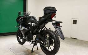 SUZUKI GSX-R150