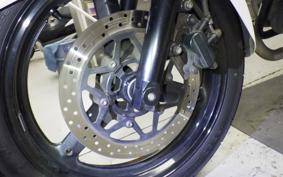 SUZUKI GSR250
