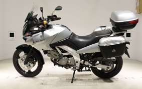 SUZUKI Vｽﾄﾛｰﾑ650 2004