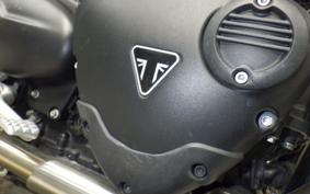 TRIUMPH STREET TWIN 2016