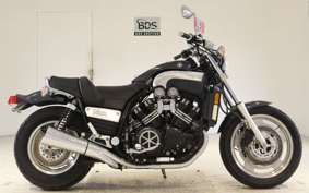 YAMAHA VMAX 2000