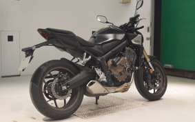 HONDA CB650R E-Clutch 2025 RH17