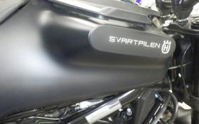 HUSQVARNA SVARTPILEN 125