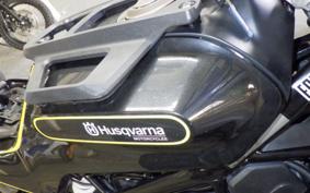 HUSQVARNA SVARTPILEN 401 2018