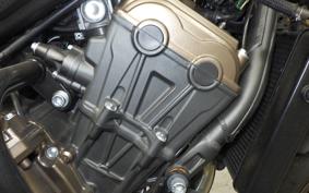 HONDA CB650R E-Clutch 2025 RH17