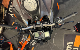 KTM 1290 SUPER DUKE GT 2017 V6940