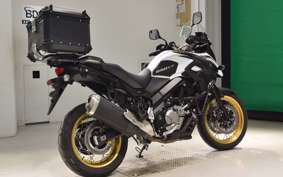 SUZUKI Vｽﾄﾛｰﾑ650XTA 2023 C733M