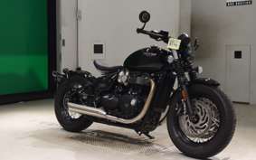 TRIUMPH BONNEVILLE BOBBER 2025