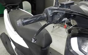 YAMAHA TRICITY 125 SE82J