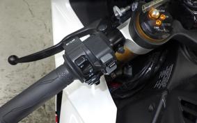 YAMAHA YZF-R1 2024