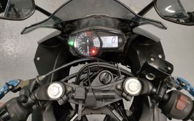 YAMAHA YZF-R25 RG10J