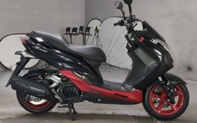 YAMAHA S-MAX SG27