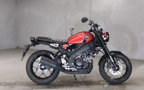 YAMAHA XSR125 ..