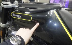 HUSQVARNA SVARTPILEN 401 2019