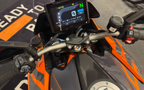 KTM 1290 SUPER DUKE GT V6940