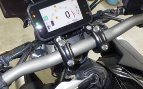 HONDA CB650R E-Clutch 2024 RH17