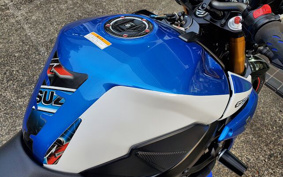 SUZUKI GSR750 2015 GR7NA