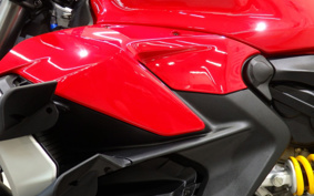 DUCATI STREETFIGHTER V2 2022 3F00