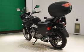 SUZUKI GSR250S