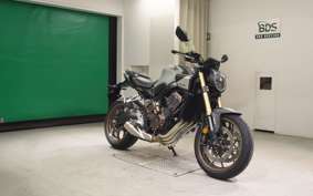 HONDA CB650R E-Clutch 2025 RH17