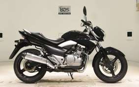 SUZUKI GSR250 2012