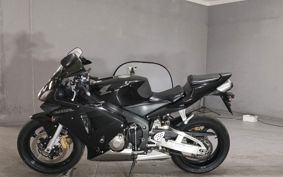 HONDA CBR600RR 2004 PC37