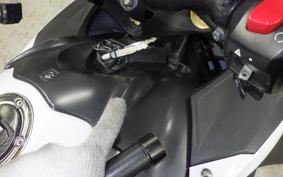SUZUKI GSX-S1000F 2017
