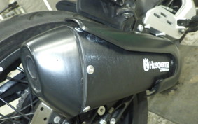 HUSQVARNA SVARTPILEN 401 2021