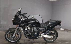 YAMAHA FZ400 4YR