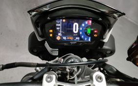 TRIUMPH STREET TRIPLE R 2018 HDA434