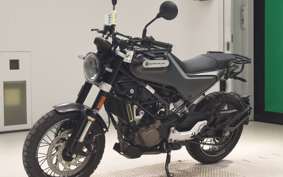 HUSQVARNA SVARTPILEN 125 2023