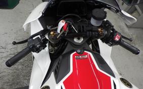 YAMAHA YZF-R1 2024