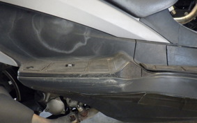 SUZUKI SKYWAVE 200 (Burgman 200)