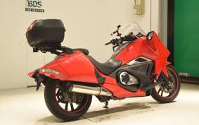 HONDA NM4 VULTUS -02 2015