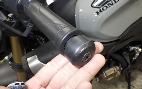 HONDA CB650R E-Clutch 2025 RH17