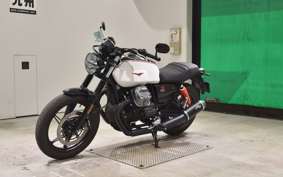 MOTO GUZZI V7ストーン TEN 2025