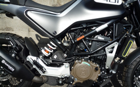 HUSQVARNA SVARTPILEN 401 2024