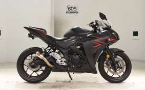 YAMAHA YZF-R25