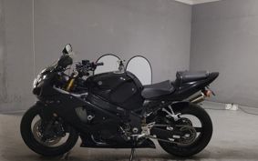 SUZUKI GSX-R1000 2004 BZ121