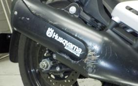 HUSQVARNA SVARTPILEN 250