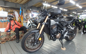 HONDA CB650R E-Clutch 2025 RH17
