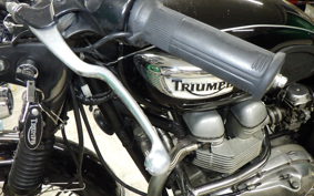 TRIUMPH BONNEVILLE 2004
