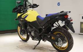 SUZUKI DL650 ( V-Strom 650 ) XTA 2026 C733M