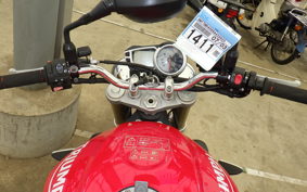 TRIUMPH STREET TRIPLE 2010