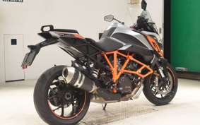 KTM 1290 SUPER DUKE GT 2016