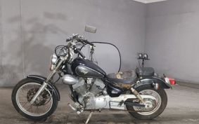 YAMAHA VIRAGO 250 3DM