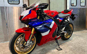 HONDA CBR1000RR-R FB SP 2023 SC82